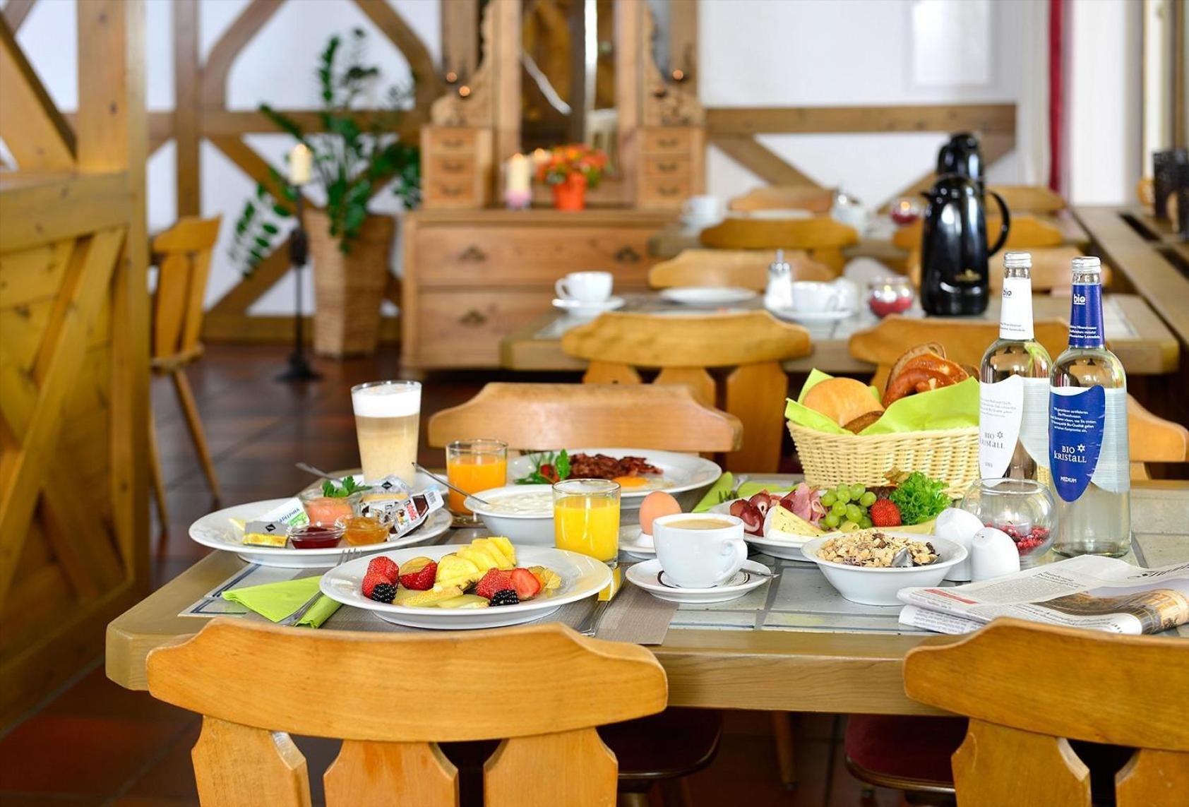 Hotel Sonnenhof ไพลน์เฟลด์ ภายนอก รูปภาพ