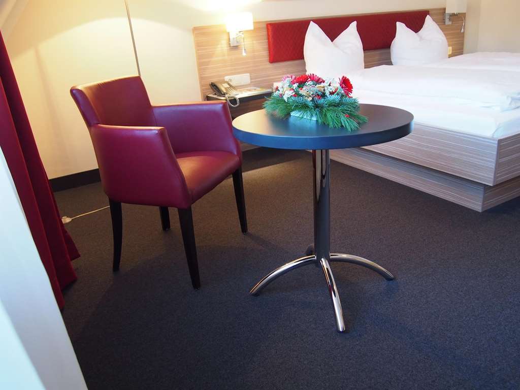 Hotel Sonnenhof ไพลน์เฟลด์ ภายนอก รูปภาพ