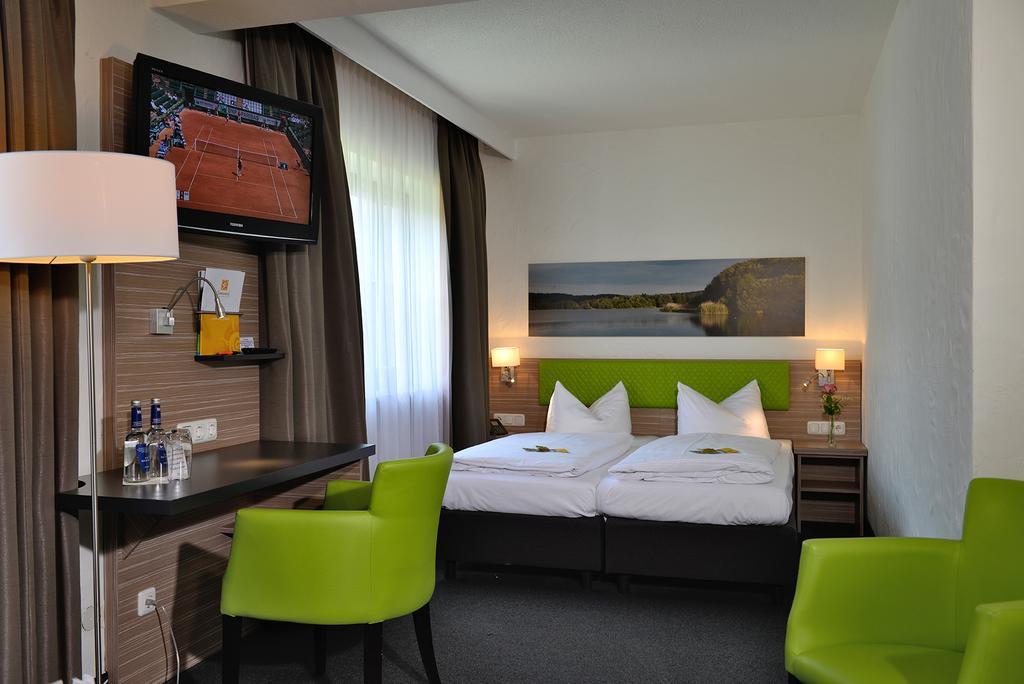 Hotel Sonnenhof ไพลน์เฟลด์ ภายนอก รูปภาพ