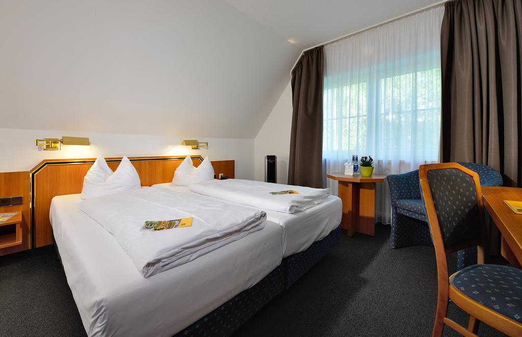 Hotel Sonnenhof ไพลน์เฟลด์ ภายนอก รูปภาพ