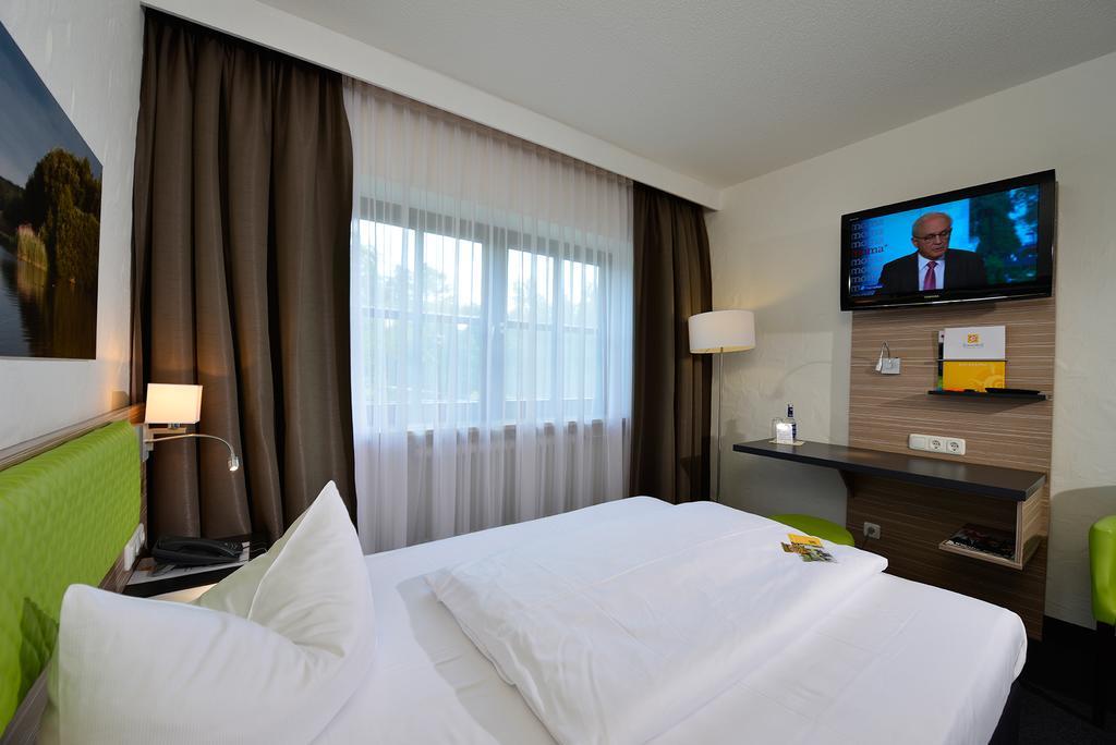Hotel Sonnenhof ไพลน์เฟลด์ ภายนอก รูปภาพ