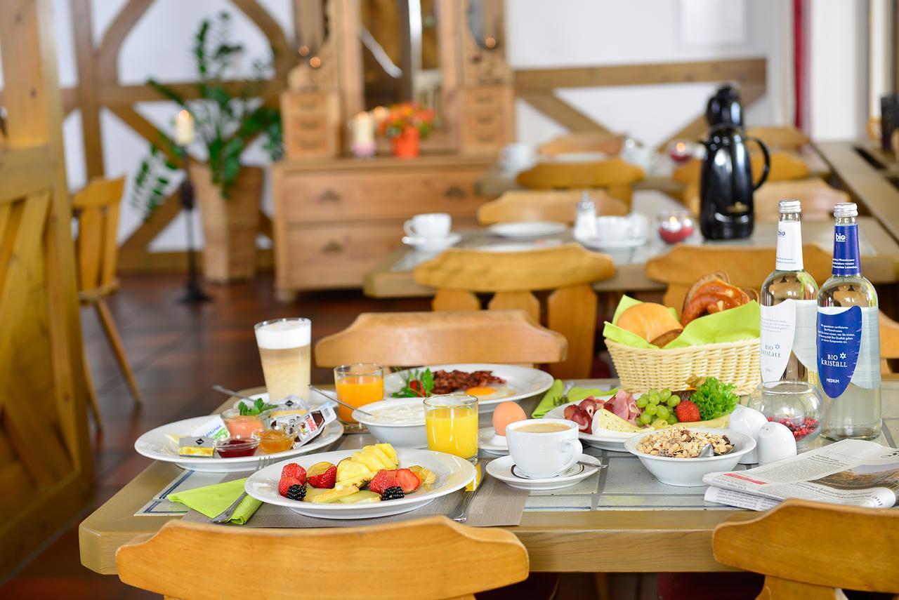 Hotel Sonnenhof ไพลน์เฟลด์ ภายนอก รูปภาพ